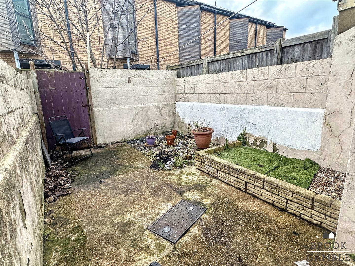 2 Bedroom House - Mid Terrace. Myrtle Road in Eastbourne,  13